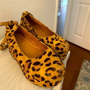 Jeffrey Campbell Size 8.5 Cheetah Platforms with straps